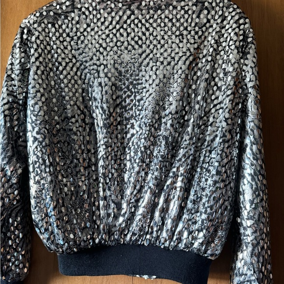 Vintage Metallic jacket silver and black tiger/cheetah back ground - Picture 2 of 6